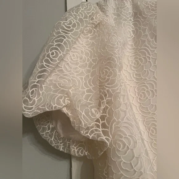 H&M Elegant White Floral Blouse - Picture 5 of 8